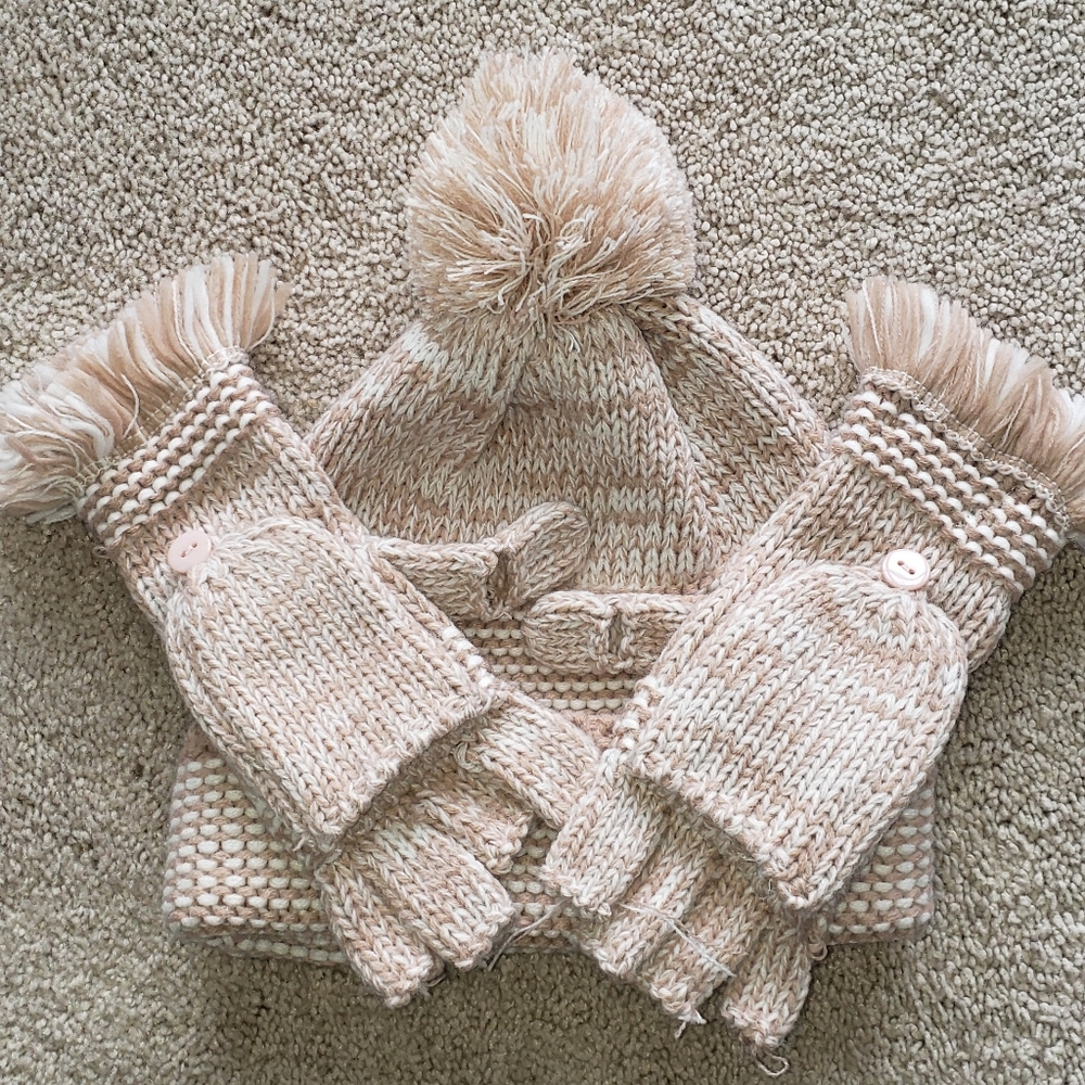Jessica Simpson beanie & pop top set